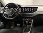 Volkswagen Polo 1.0 TSI Sportline Automaat (APPLE CARPLAY, GROOT NAVI, CLIMATE, CAMERA, STOELVERWARMING, SPORTSTOELEN, LM VELGEN, PARKEERSENSOREN, ADAPTIVE CRUISE, NIEUWSTAAT)