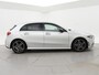 Mercedes-Benz A-klasse 180 AUT. AMG SPORT + MBUX | SFEERVERLICHTING | CAMERA | SPORTSTOELEN