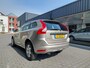 Volvo XC60 2.0 D3 FWD Kinetic Goed oh door een Volvo Specialist Navi Clima Cruise Telefoon PDC 17 inch lm