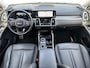 Kia Sorento 1.6 T-GDI Plug-in Hybrid 4WD DynamicPlusLine 5p. / Automaat / Fabrieksgarantie tot 12-2029 / Dealer onderhouden / 1.500 kg Afneembare trekhaak / EAER 61 km stad 69km / Leder / Navigatie / Adapt. CC / BOSE / Rondom Zicht Camera / Apple Carplay/Android / elektr. Achterklep /