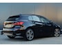 BMW 1-Serie 116i Sportline Automaat | Adaptieve Cruise Control | Live Cockpit | Sportstoelen | Half Leer | Apple Carplay / Android Auto | Parkeersensoren | Sport Line