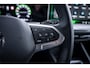 Volkswagen Golf Life Edition eHybrid | 'App-Connect' draadloze smartphone integratie | Achterbank in ongelijke delen neerklapbaar incl. middenarmsteun en doorlaadmogelijkheid | Achteruitrijcamera (Rear View)