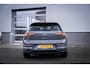 Volkswagen Golf Life Edition eHybrid | 'App-Connect' draadloze smartphone integratie | Achterbank in ongelijke delen neerklapbaar incl. middenarmsteun en doorlaadmogelijkheid | Achteruitrijcamera (Rear View)
