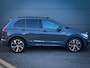 Volkswagen Tiguan 1.4 TSI eHybrid R-Line, Pano, IQ LED, Stuurverwarming, Trekhaak, ACC, Keyless, Achterbank verwarmd