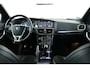 Volvo V40 2.0 D4 R-Design / Bi-Xenon / Navi / Cruisecontrol / Cam
