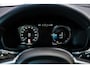 Volvo V60 2.0 T8 Recharge AWD R-Design | Plug-in Hybrid (PHEV) | Panoramadak | Harman Kardon Audio | Achteruitrijcamera | Parkeersensoren | Keyless Entry | Elektrische Achterklep | Navigatie | Apple Carplay | Android Auto