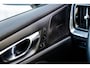 Volvo V60 2.0 T8 Recharge AWD R-Design | Plug-in Hybrid (PHEV) | Panoramadak | Harman Kardon Audio | Achteruitrijcamera | Parkeersensoren | Keyless Entry | Elektrische Achterklep | Navigatie | Apple Carplay | Android Auto