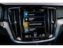 Volvo V60 2.0 T8 Recharge AWD R-Design | Plug-in Hybrid (PHEV) | Panoramadak | Harman Kardon Audio | Achteruitrijcamera | Parkeersensoren | Keyless Entry | Elektrische Achterklep | Navigatie | Apple Carplay | Android Auto