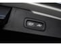 Volvo V60 2.0 T8 Recharge AWD R-Design | Plug-in Hybrid (PHEV) | Panoramadak | Harman Kardon Audio | Achteruitrijcamera | Parkeersensoren | Keyless Entry | Elektrische Achterklep | Navigatie | Apple Carplay | Android Auto