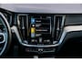 Volvo V60 2.0 T8 Recharge AWD R-Design | Plug-in Hybrid (PHEV) | Panoramadak | Harman Kardon Audio | Achteruitrijcamera | Parkeersensoren | Keyless Entry | Elektrische Achterklep | Navigatie | Apple Carplay | Android Auto