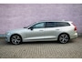 Volvo V60 2.0 T8 Recharge AWD R-Design | Plug-in Hybrid (PHEV) | Panoramadak | Harman Kardon Audio | Achteruitrijcamera | Parkeersensoren | Keyless Entry | Elektrische Achterklep | Navigatie | Apple Carplay | Android Auto