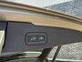 Volvo V60 2.0 T8 Recharge AWD Business Pro | Plug-in Hybrid (PHEV) | Trekhaak | Harman Kardon Audio | Achteruitrijcamera | Lichtmetalen Velgen 19 inch | Navigatie | Apple Carplay | BLIS | Cruise Control Adaptief