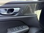 Volvo V60 2.0 T8 Recharge AWD Business Pro | Plug-in Hybrid (PHEV) | Trekhaak | Harman Kardon Audio | Achteruitrijcamera | Lichtmetalen Velgen 19 inch | Navigatie | Apple Carplay | BLIS | Cruise Control Adaptief