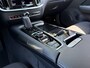 Volvo V60 2.0 T8 Recharge AWD Business Pro | Plug-in Hybrid (PHEV) | Trekhaak | Harman Kardon Audio | Achteruitrijcamera | Lichtmetalen Velgen 19 inch | Navigatie | Apple Carplay | BLIS | Cruise Control Adaptief