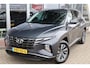 Hyundai Tucson 1.6 T-GDi HEV 230PK COMFORT Navi carplay | Cruise | Camera | Clima | Privacy Glas | 17 Inch Lm |