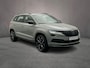 Skoda Karoq Sportline Business 1.5 TSI 150pk Cruise control, Navigatie, Achteruitrijcamera, LED koplampen, Stoelverwarming, App connect, Parkeersensoren, Stuurwiel verwarmd
