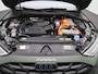 Audi A3 Sportback 45 TFSI e S edition Competition 272 PK | S-line | Automaat | Panoramadak | Camera | Adaptive Cruise Control | SONOS Premium | Head-up display | Lichtmetalen velgen |