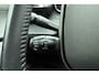 Peugeot 2008 1.2 PureTech Allure Pack | Apple carplay/Android auto | Navigatie | Achteruitrijcamera | Trekhaak | Lichtmetalen velgen 17'' | Cruise control | Keyless start |