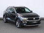 Volkswagen T-Roc 1.5 TSI Sport 150PK DSG | led | Camera | Stoelverwarming | Navigatie | Side assist