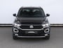 Volkswagen T-Roc 1.5 TSI Sport 150PK DSG | led | Camera | Stoelverwarming | Navigatie | Side assist