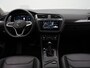 Volkswagen Tiguan 1.4 TSI eHybrid Elegance Automaat - IQ light - Panorama-dak - HUD - Leer - Navigatie - Stoelverwarming - 360 Camera