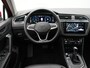 Volkswagen Tiguan 1.4 TSI eHybrid Elegance Automaat - IQ light - Panorama-dak - HUD - Leer - Navigatie - Stoelverwarming - 360 Camera