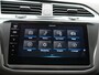 Volkswagen Tiguan 1.4 TSI eHybrid Elegance Automaat - IQ light - Panorama-dak - HUD - Leer - Navigatie - Stoelverwarming - 360 Camera