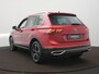 Volkswagen Tiguan 1.4 TSI eHybrid Elegance Automaat - IQ light - Panorama-dak - HUD - Leer - Navigatie - Stoelverwarming - 360 Camera