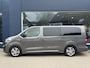 Peugeot e-Traveller 75 kWh Business Allure VIP Long | 100 % Elektrisch | Automaat | Lengte 3 | Vol Opties ! | Lederen Bekleding | Panoramadak | 8-Zitplaatsen | Stoelverwarming | 2x Elektrische Zijschuifdeur | Achterklep | Climate Control | Navigatie | Lichtmetalen Velgen | Slechts 27.400 Km ! |