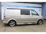 Volkswagen Transporter TDI 2.5 | 5 Cilinder | Zeer nette Camper! | Hefdak | Cruise controle | Airco | Trekhaak | Achteruitrijcamera | Apple CarPlay/Android Auto | DAB+ | 4 Persoons | 2 Slaapplekken | Lederen bekleding | Keuken | 20 Inch LMV |
