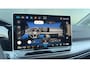 Volkswagen Golf Life Edition eHybrid | 'App-Connect' draadloze smartphone integratie | Achterbank in ongelijke delen neerklapbaar incl. middenarmsteun en doorlaadmogelijkheid | Afstandscontrolesysteem (Front Assist)