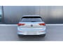 Volkswagen Golf Life Edition eHybrid | 'App-Connect' draadloze smartphone integratie | Achterbank in ongelijke delen neerklapbaar incl. middenarmsteun en doorlaadmogelijkheid | Afstandscontrolesysteem (Front Assist)