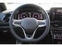 Volkswagen T-Roc 1.5 TSI R-Line Panoramadak/ IQ.Light/Stoelverwarming/Achteruitrijcamera/Apple carplay/Adaptieve cruise control/Lane assist/Elektrische achterklep/Keyless entry/Verkeersbord herkenning/Draadloze telefoonlader