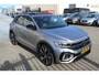 Volkswagen T-Roc 1.5 TSI R-Line Panoramadak/ IQ.Light/Stoelverwarming/Achteruitrijcamera/Apple carplay/Adaptieve cruise control/Lane assist/Elektrische achterklep/Keyless entry/Verkeersbord herkenning/Draadloze telefoonlader