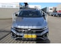 Volkswagen T-Roc 1.5 TSI R-Line Panoramadak/ IQ.Light/Stoelverwarming/Achteruitrijcamera/Apple carplay/Adaptieve cruise control/Lane assist/Elektrische achterklep/Keyless entry/Verkeersbord herkenning/Draadloze telefoonlader