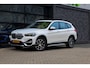 BMW X1 sDrive20i Executive Edition | NAP! | DEALER.OND | PANO | HUD | TREKHAAK | STOELVERWARMING |
