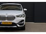 BMW X1 sDrive20i Executive Edition | NAP! | DEALER.OND | PANO | HUD | TREKHAAK | STOELVERWARMING |