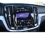 Volvo V60 T6 Plug-in hybrid AWD Plus Dark | Semi-Elektrische Trekhaak | Verwarmbare voorstoelen en achterbank | Premium audio by Harman Kardon | Adaptive Cruise & Pilot Assist | Verwarmbare voorruit en stuurwiel | 360 graden Camera |