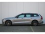Volvo V60 T6 Plug-in hybrid AWD Plus Dark | Semi-Elektrische Trekhaak | Verwarmbare voorstoelen en achterbank | Premium audio by Harman Kardon | Adaptive Cruise & Pilot Assist | Verwarmbare voorruit en stuurwiel | 360 graden Camera |