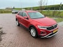 Volkswagen T-Roc 1.5 TSI Life 150 PK| Origineel Nederlands | 1e Eigenaar | Dealeronderhouden | Trekhaak | Navigatie | Dodehoek Detectie |Digitale Cockpit Pro | Parkeersensoren