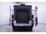 Opel Movano 2.2D 140 pk L2H2 Black&White Edition Navi Camera, 18" LMV, Treeplanken, Airco ECC, Nieuw, 3-Zits
