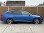 Skoda Superb Combi 1.4 TSI iV Sportline Automaat | Panoramadak | Stoelverwarming voor | Stuurwielverwarming | Half leer alcantara | Cruise control | Trekhaak uitklapbaar | Matrix LED | Achteruitrijcamera