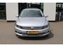 Volkswagen Passat Variant 1.4 TSI Comfortline Business 125PK / 92kW DSG, Dealer onderhouden, 18" LMV, privacy glas, LED koplampen, navigatie, parkeersensoren voor en achter (pdc), winterpakket met stoelverwarming, adaptieve cruise control (acc), licht en zicht, lederen multifunctioneel stuurwiel, ErgoComfort bestuurdersstoel met massagefunctie, 3-zone climatronic, draadloos telefoon lader, elektrisch verstel- en verwarmbare buitenspiegels