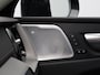 Volvo XC60 T6 350PK Plug-in hybrid AWD Ultimate Dark / Bowers & Wilkins / Luchtvering / Trekhaak / Head Up / Panoramisch Dak / Adaptieve Full Led / 360gr Camera /