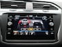 Volkswagen Tiguan 1.4 TSI eHybrid R-Line Business+ Automaat - 360 Camera - Leer - Panorama-dak - ACC - Navigatie - HUD - Trekhaak