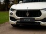 Maserati Levante 3.0 V6 Modena S AWD | Pano-dak | Harman/Kardon | Luchtvering | Carbon interieur