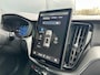 Volvo XC60 2.0 T6 Plug-in hybrid AWD Ultra Black Edition | Lounge Pack |  Extra getint glas achter  | Gelamineerde zijruiten rondom | Actieve luchtvering met FOUR-C | 22" 5-dubbelspaaks Glossy Black Diamond Cut