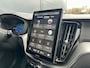 Volvo XC60 2.0 T6 Plug-in hybrid AWD Ultra Black Edition | Lounge Pack |  Extra getint glas achter  | Gelamineerde zijruiten rondom | Actieve luchtvering met FOUR-C | 22" 5-dubbelspaaks Glossy Black Diamond Cut