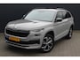 Skoda Kodiaq 1.5 TSI Sportline Business 7p. | Incl. 12 maanden garantie | Pano | Adaptive cruise | Zwarte hemel | Stoel/stuur verwarming | LED | Dodehoek detector | Lane assist | Schakelflippers | Navi | Apple Carplay | 19" LMV | Camera | PDC V+A | Virtual cockpit | Bestuurderstoel elektr. + memory |