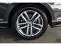 Volkswagen Passat Variant 1.4 TSI Highline R-Line Trekhaak | Virtual Cockpit | Carplay | LED | Alcantara | Navi | Adapt. Cruise | 17" LMV | PDC V+A